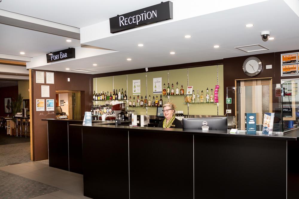 Edgewater Hotel Devonport Exterior photo