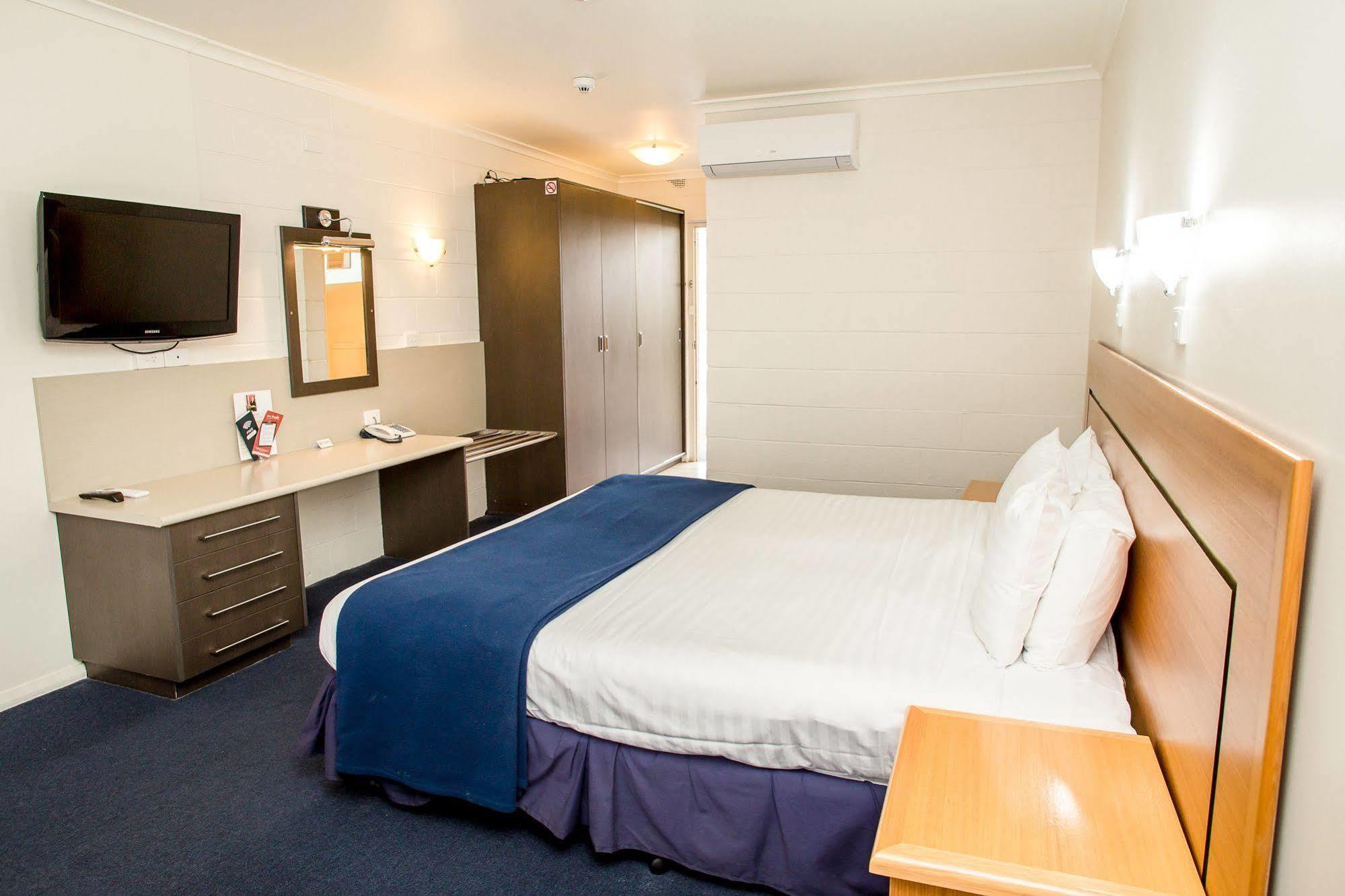 Edgewater Hotel Devonport Exterior photo