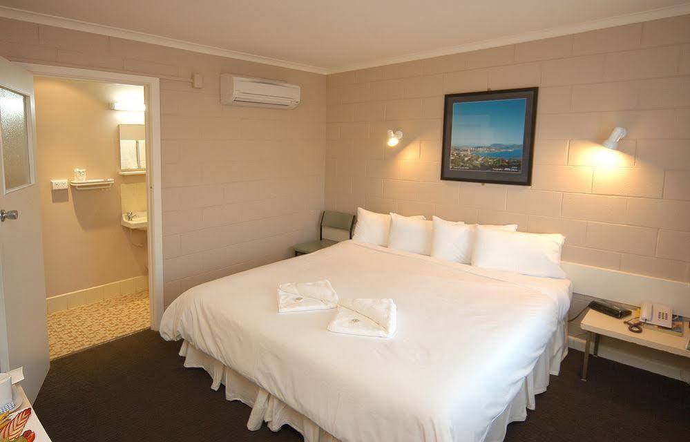 Edgewater Hotel Devonport Exterior photo